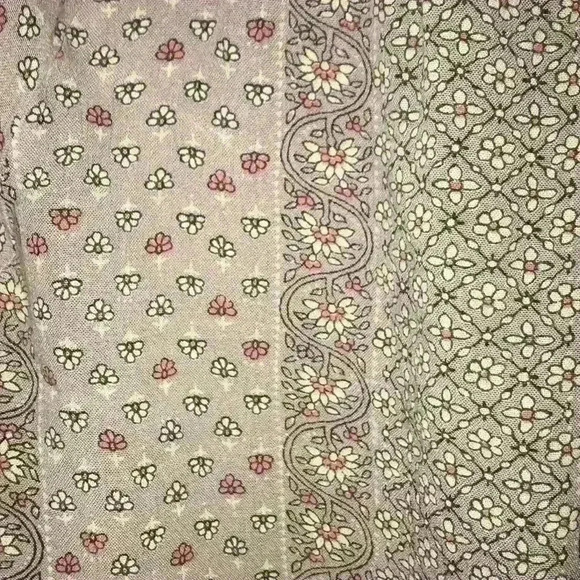 American Eagle Purple Floral Print Blouse Size: M - Picture 2 of 4